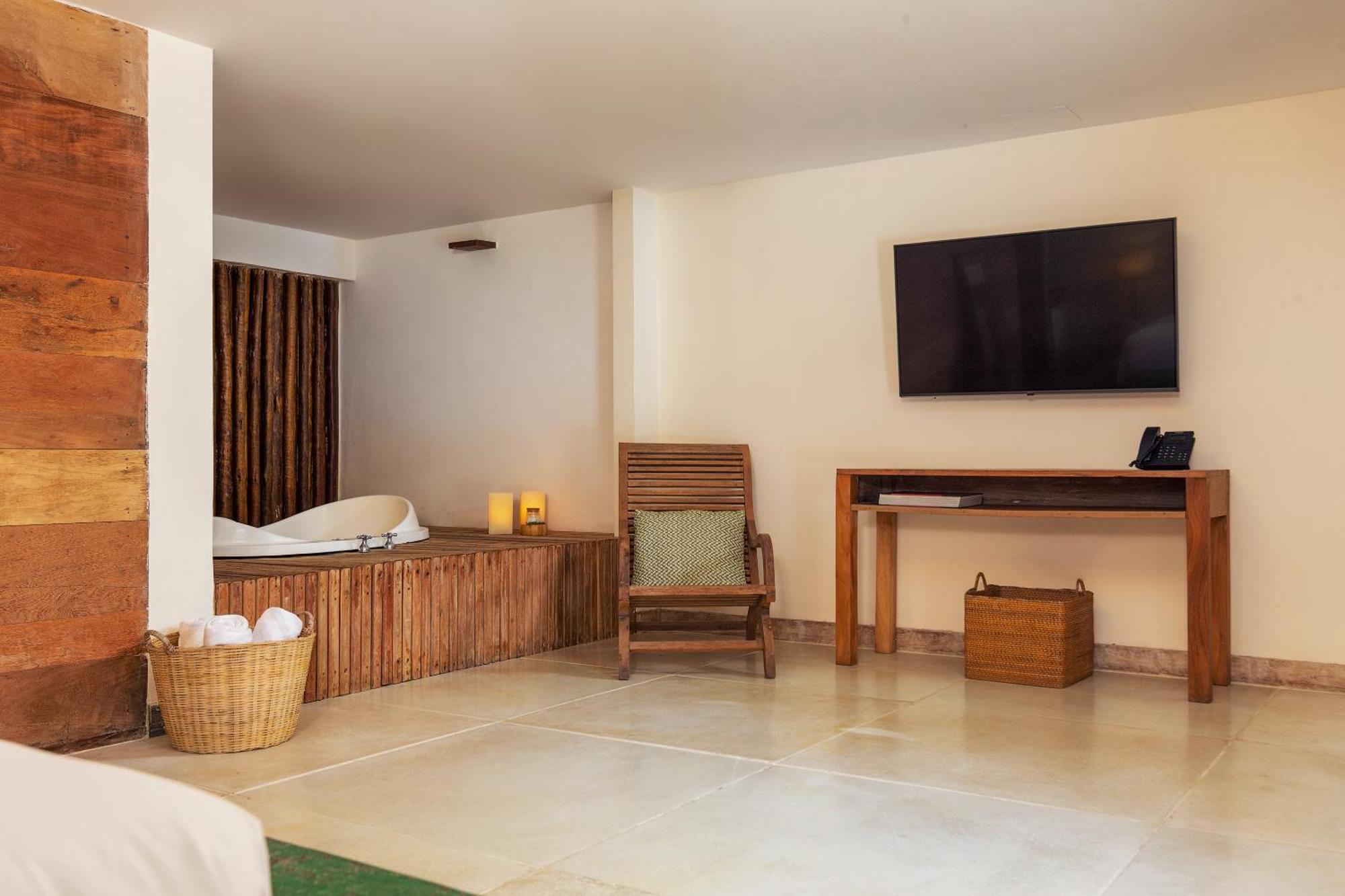 Suíte Deluxe com Banheira de Hidromassagem
